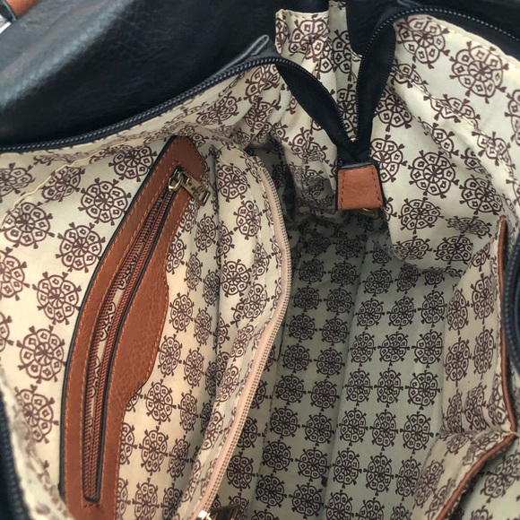 Deep Non Designer Handbag/Tote - Picture 5 of 7